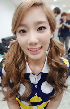 taeyeon music core selca