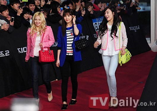 snsd seohyun tiffany hyoyeon gi joe 2 premiere (1)
